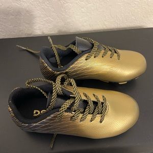 DSG kids soccer cleats